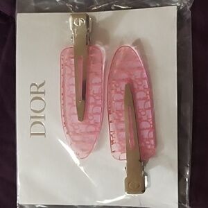 Beautiful Backstage Pink Hair Clips